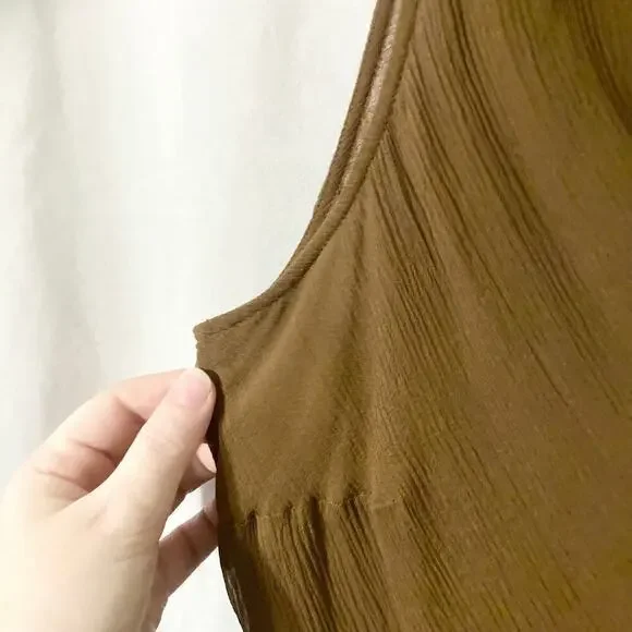 Newport News Women's Size 12 100% Silk Vintage Brown Top - Picture 6 of 9